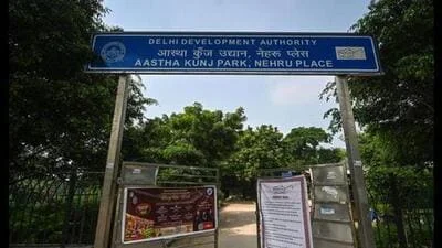 At Aastha Kunj, residents have also raised concerns over non-functional or inadequate lighting