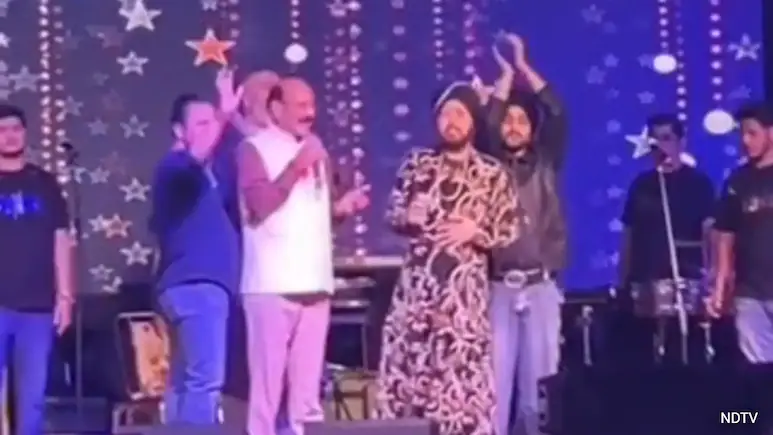 MLA Snaps At Daler Mehndi On Stage — "You're Singing After Drinking Alcohol"