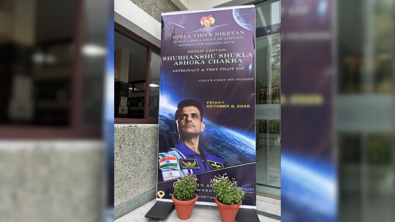 During the interaction, Shukla spoke about the emotional experience of seeing the Indian