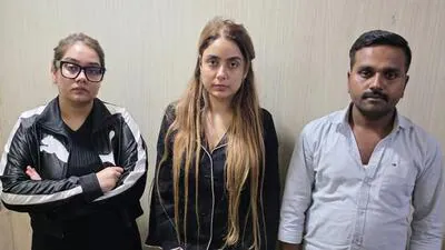 Model Shraddha Dubey, 2 others sent to UP on transit remand — Cafe owner's death