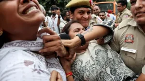 New Delhi sees fresh chaos despite SC order — Bleeding protesters, detained journalists