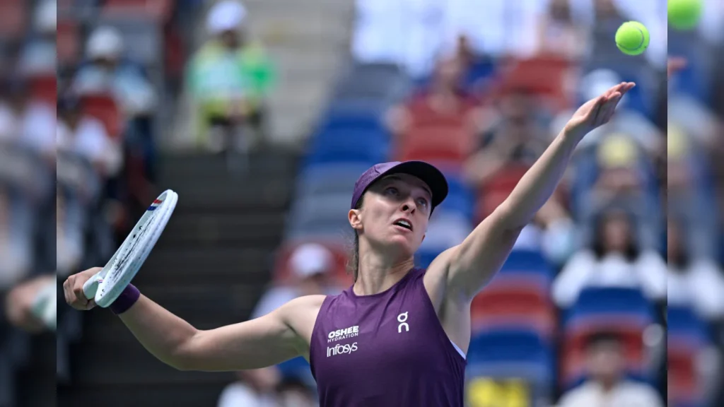 Iga Swiatek recorded her 40th victory of the season, while Elina Svitolina survived a three-set
