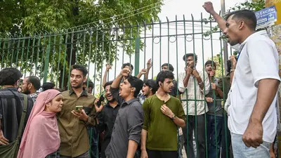 HT Evening News Brief October 26: Cyclone Arnab intensifies, Jamia protests continue, E100 cars