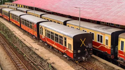 BJP and Congress workers were involved in a minor clash at Ottappalam railway station in Kerala