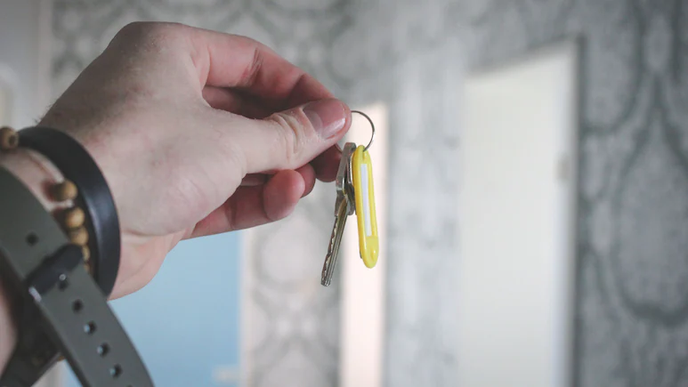 'Documented Every Repair Request' — Gen Z Tenant Claps Back At Landlord's Late Fee With Excel