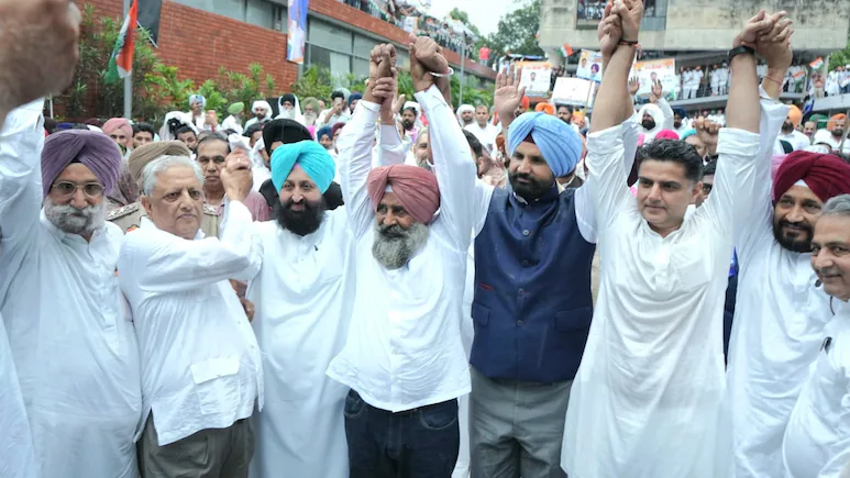 Chandigarh MP Manish Tewari was also present, with Punjab Congress affairs in-charge Sachin