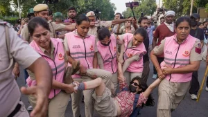 4 Ex-Chief Ministers Among 1,500 Detained In Delhi — Massive Crackdown On CJP Protest