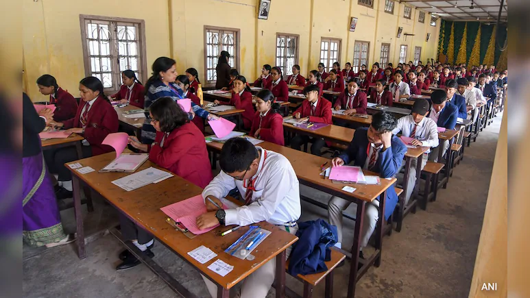Maharashtra Public Service Commission Secretary Removed After Exam Leak: result and decisive moments