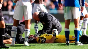 Pedro Neto's double condemned Everton to a first defeat of the season as Chelsea won 2-0